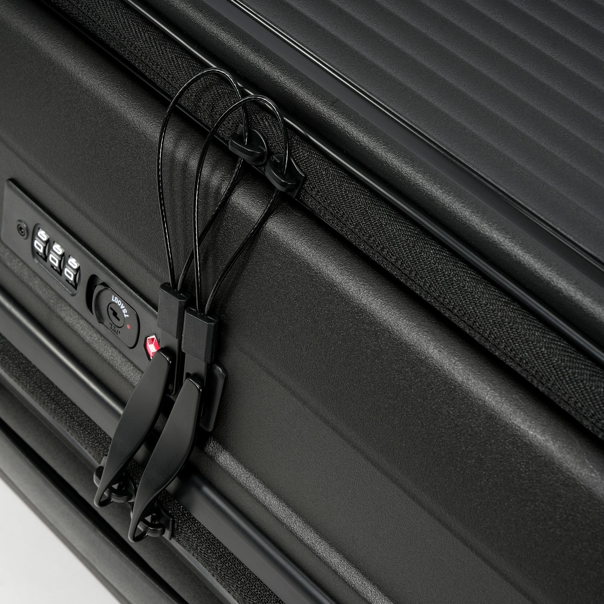 NZTourist Primo Dual Open 77cm Suitcase - Black view 11