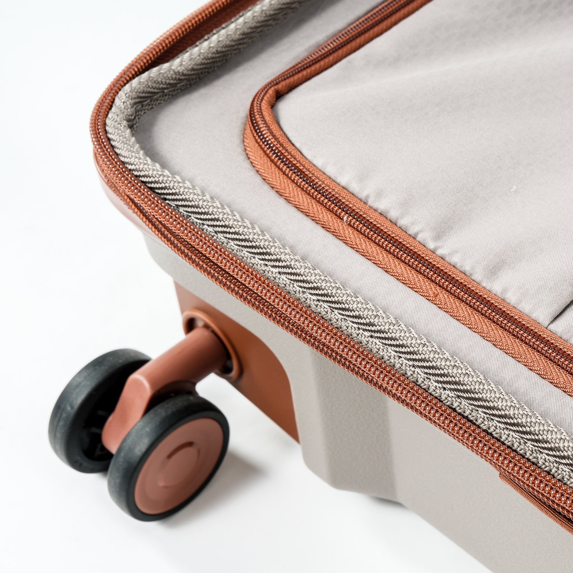NZTourist Terra Luxe 67cm Suitcase - Taupe view 5