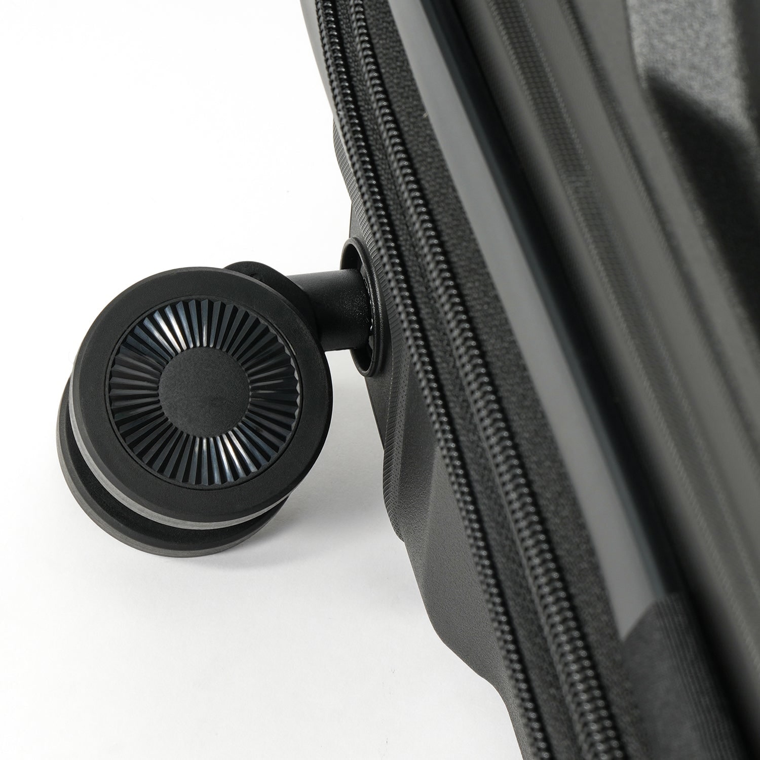 San Michelle AeroGlide 66cm Suitcase - Black view 11