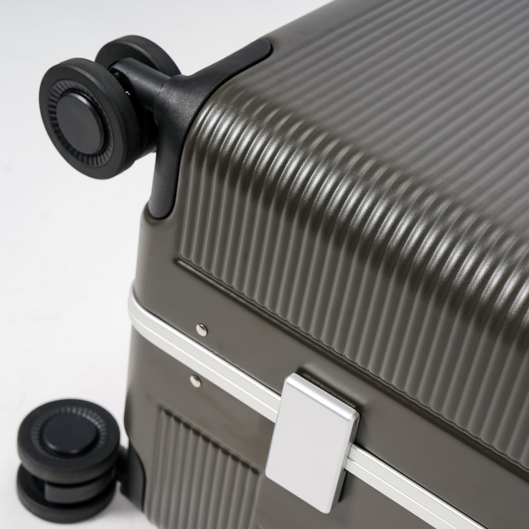 San Michelle FrameLock Pro Suitcase 66cm - Dark Olive view 15