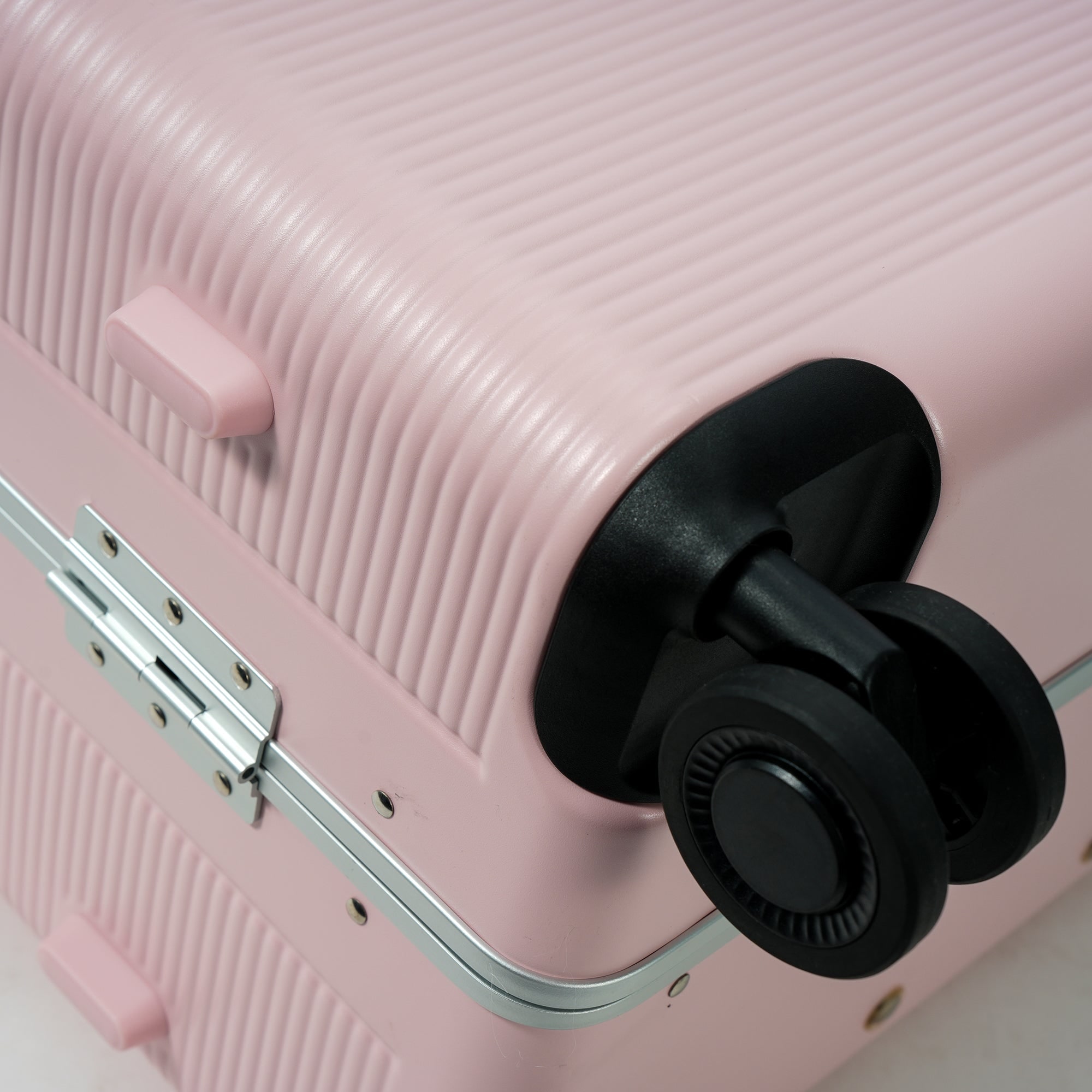 San Michelle FrameLock Pro Suitcase 56cm - Pink view 5