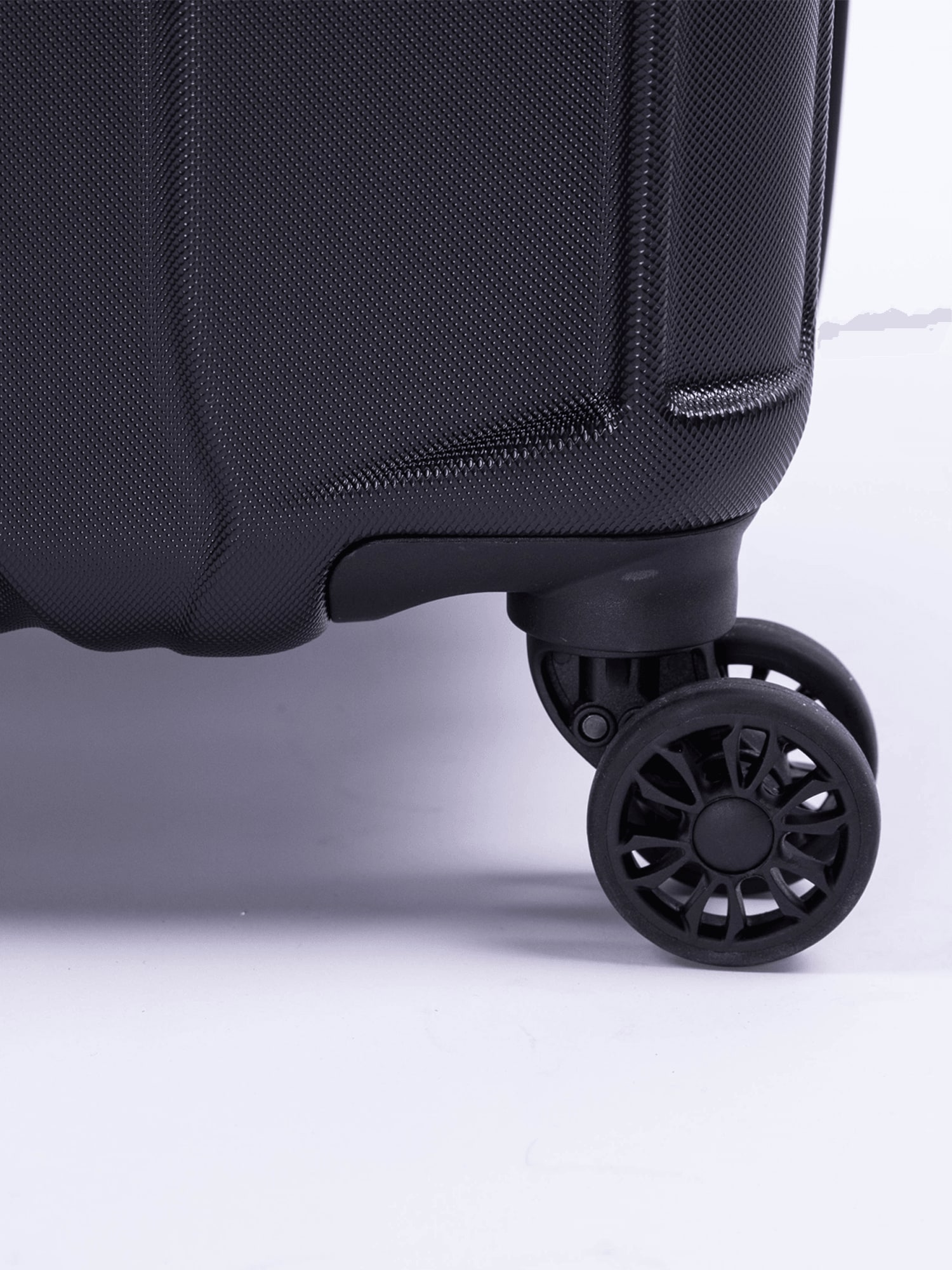 San Michelle Secure Flyer 66cm Suitcase - Black view 8