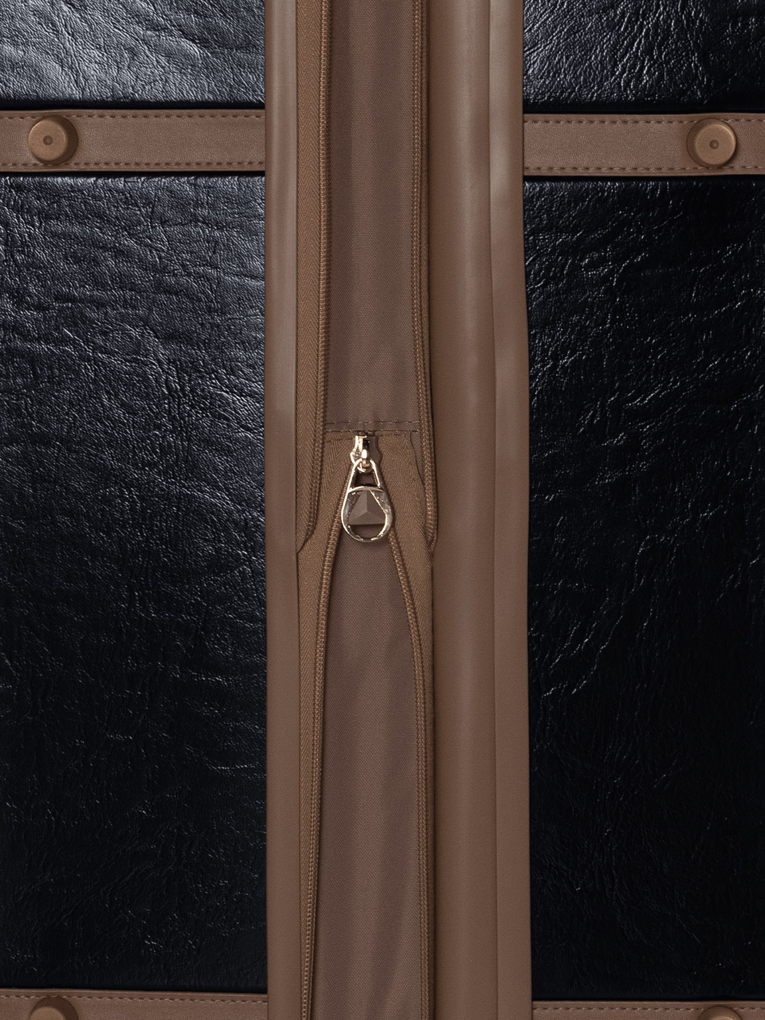 San Michelle Vintage Traveller 67cm Suitcase - Black view 6