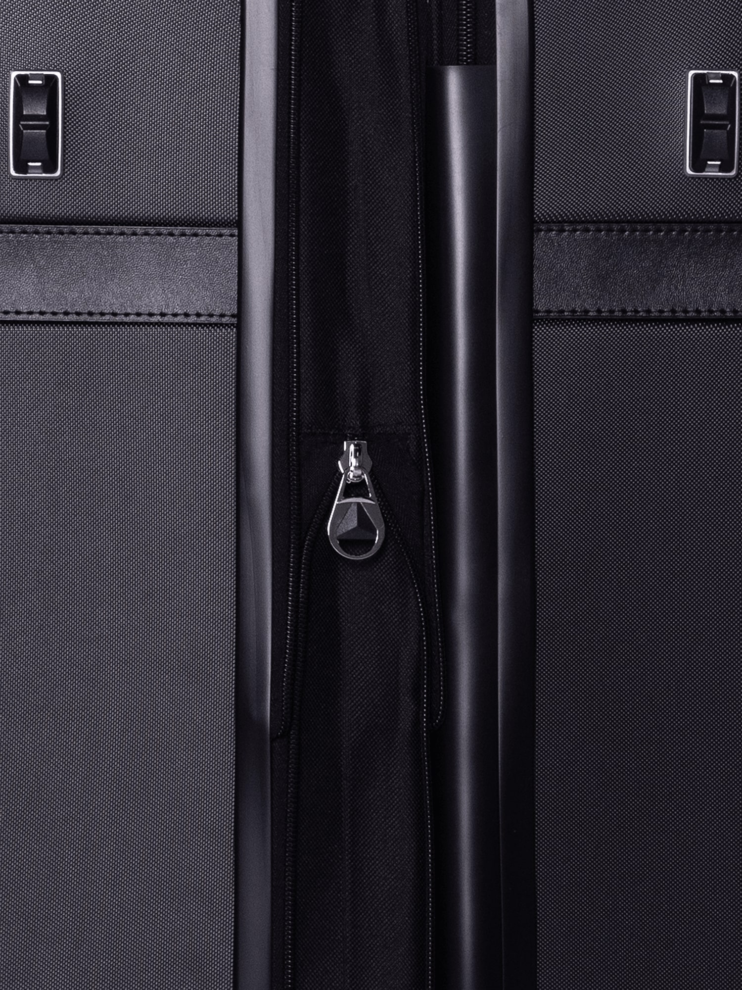 Ventus Strapped Spinner 67cm Suitcase - Black view 10