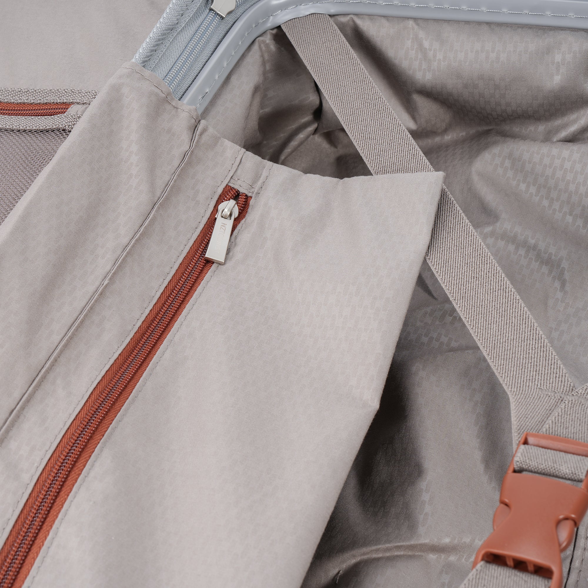 NZTourist CoreLite 67cm Suitcase - Grey