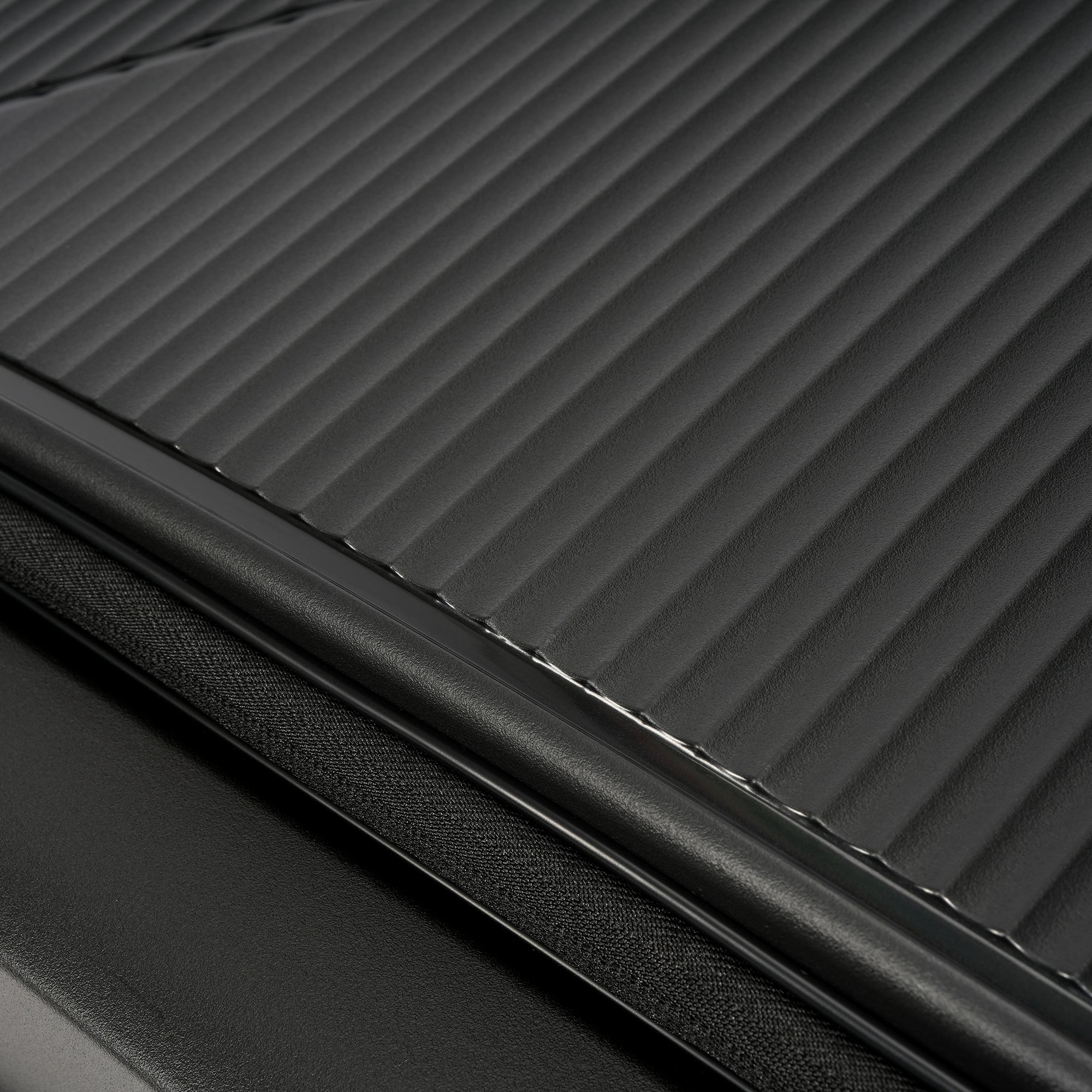 NZTourist Primo Dual Open 66cm Suitcase - Black