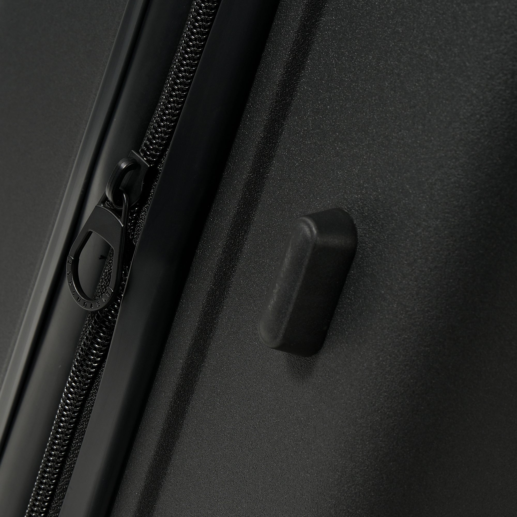 San Michelle Stride Pro Suitcase 77cm - Black
