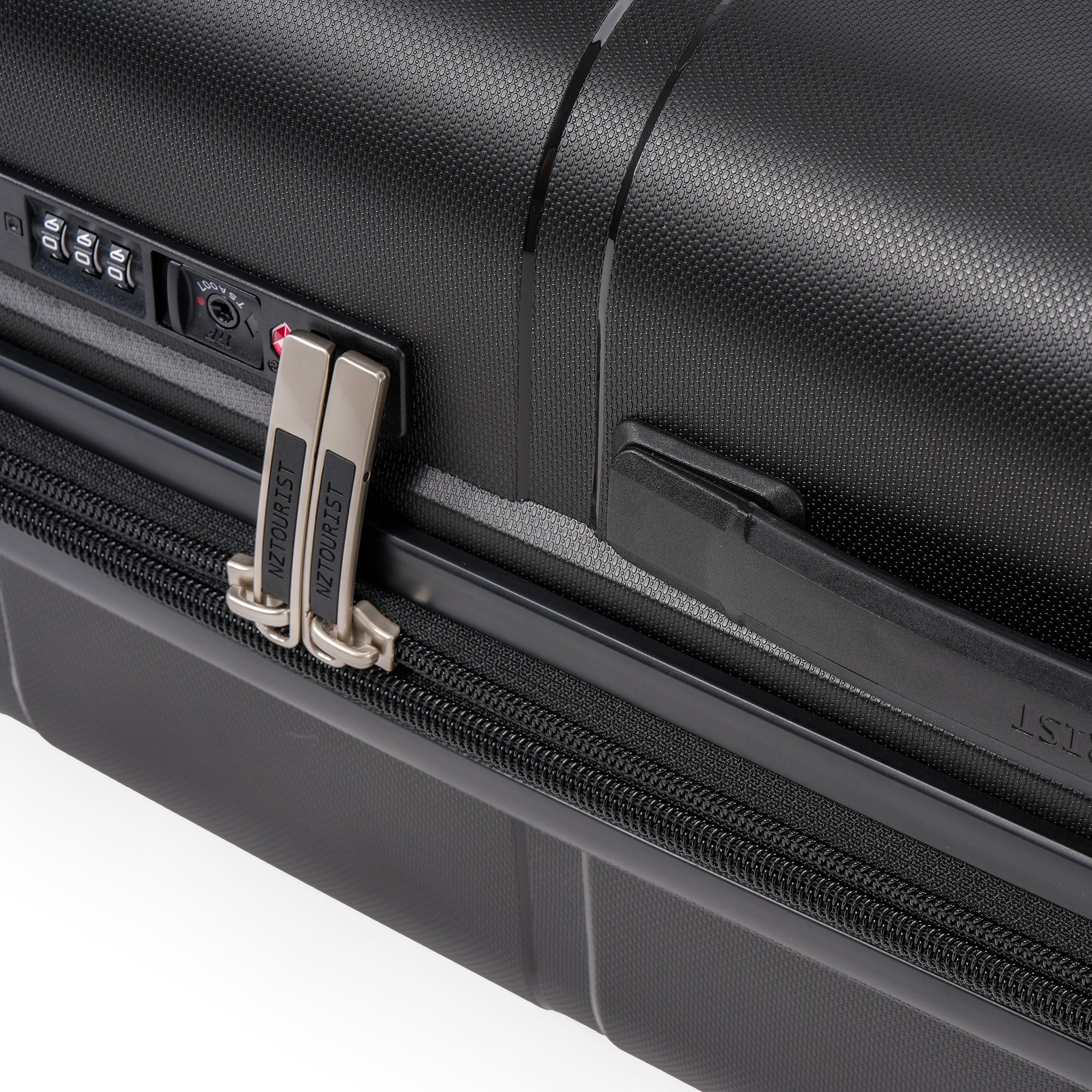 NZTourist CoreLite 67cm Suitcase - Black