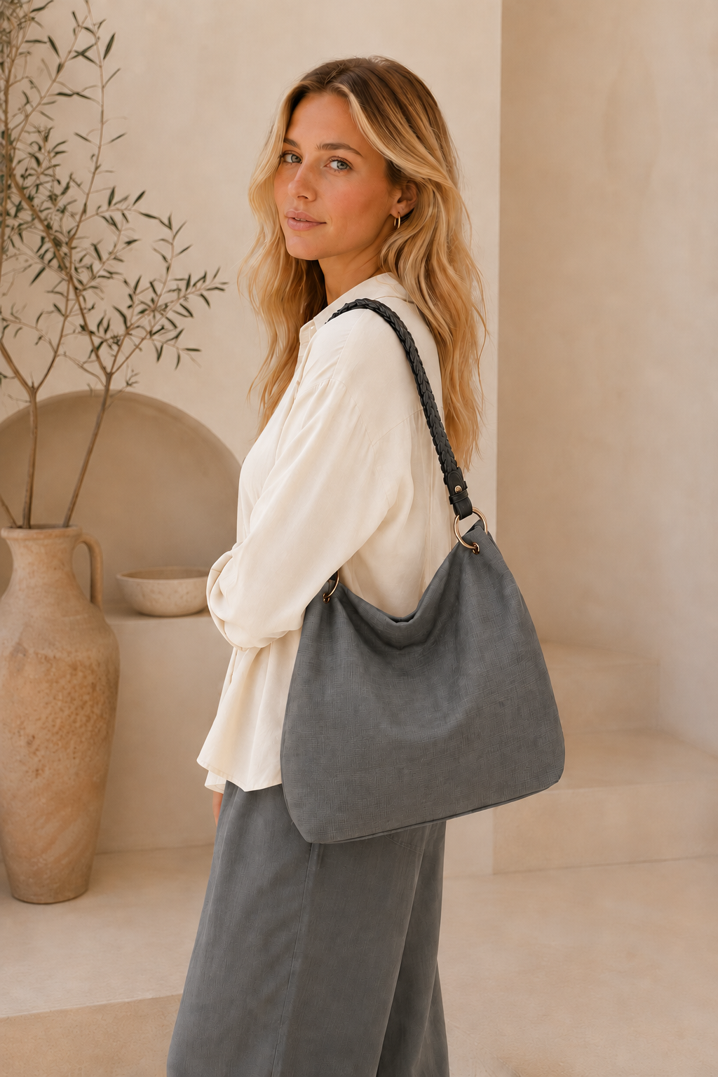 Daya Hobo Bag - Black