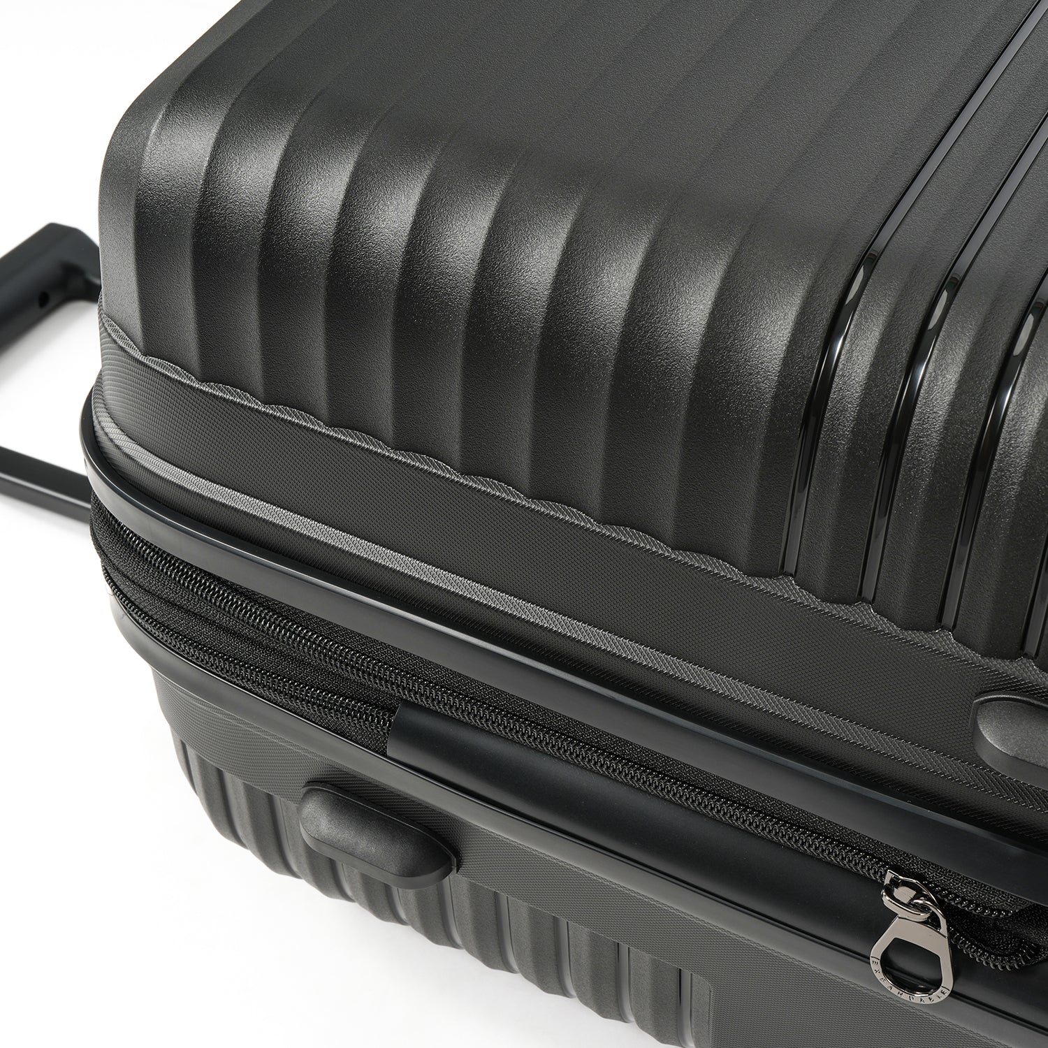 San Michelle AeroGlide 55cm Suitcase - Black