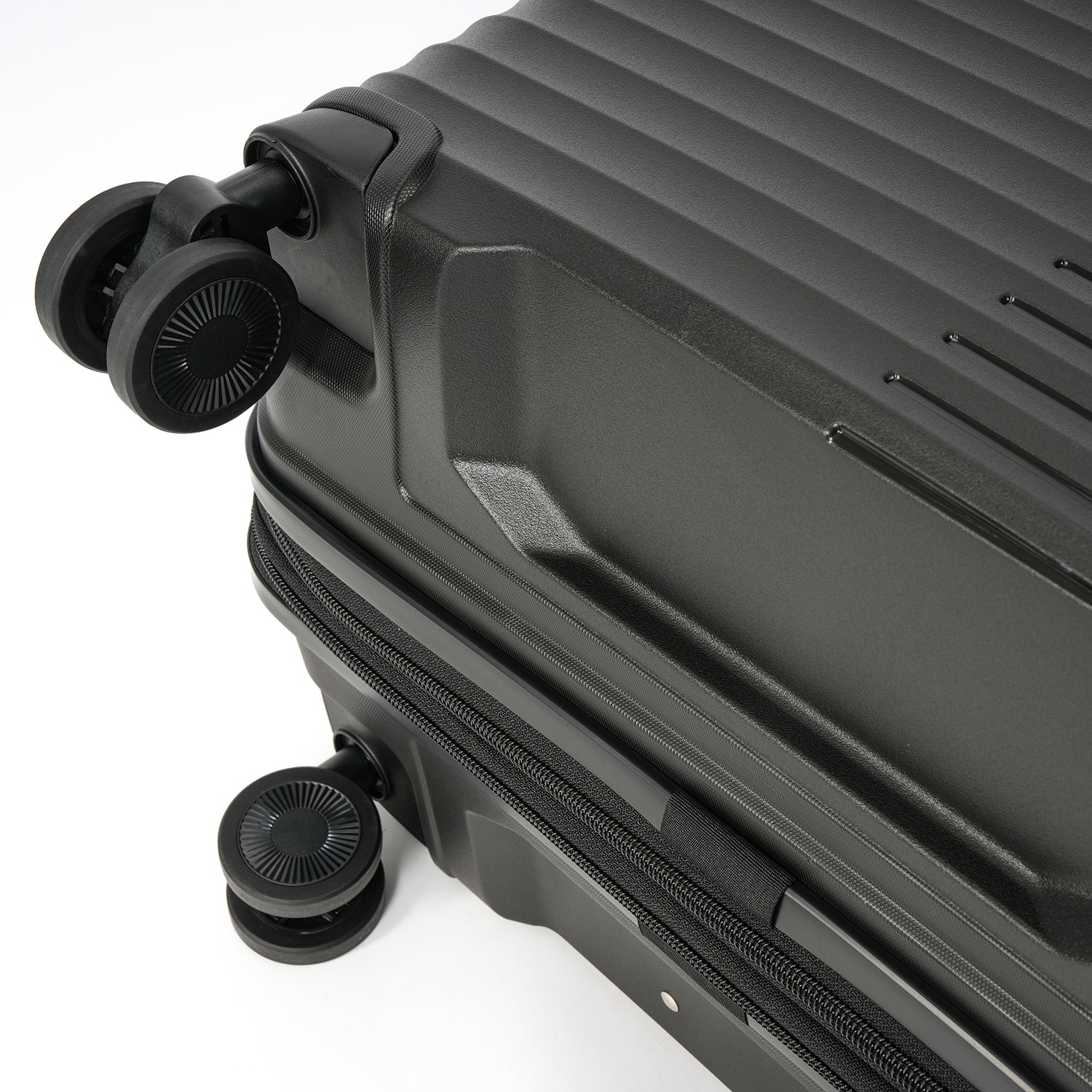 San Michelle AeroGlide 55cm Suitcase - Black