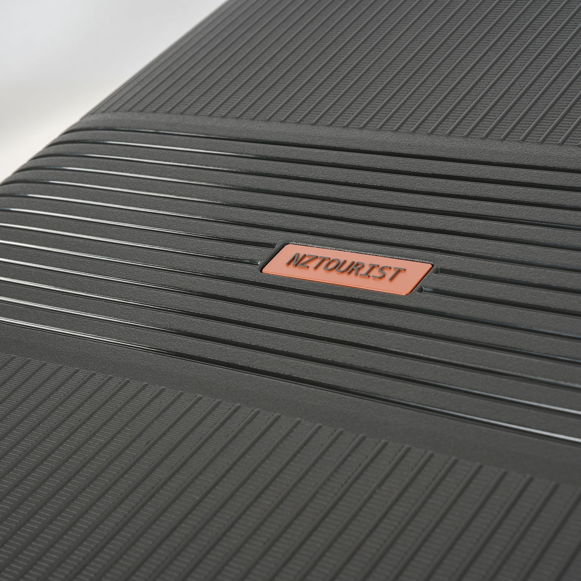 NZTourist Terra Luxe 53cm Suitcase - Black