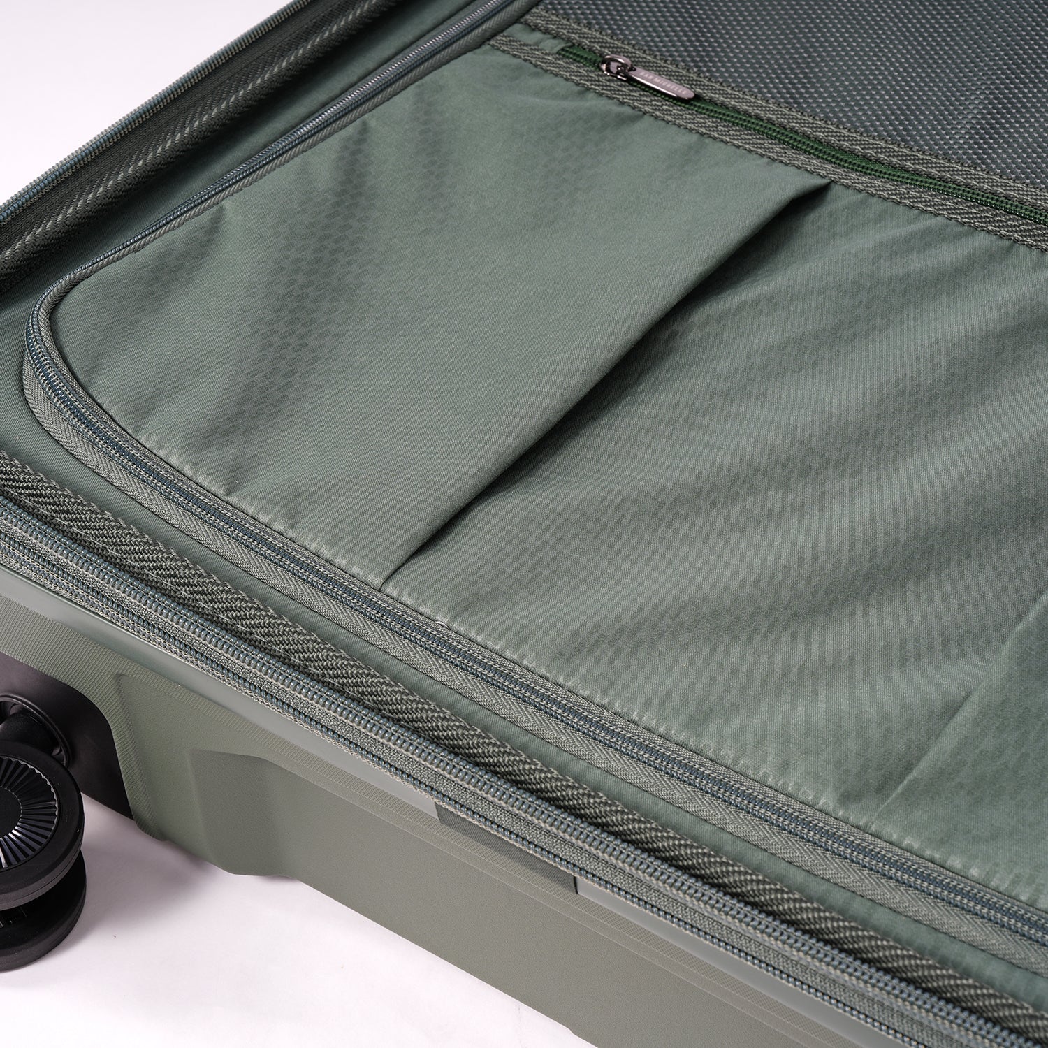 San Michelle AeroGlide 77cm Suitcase - Green