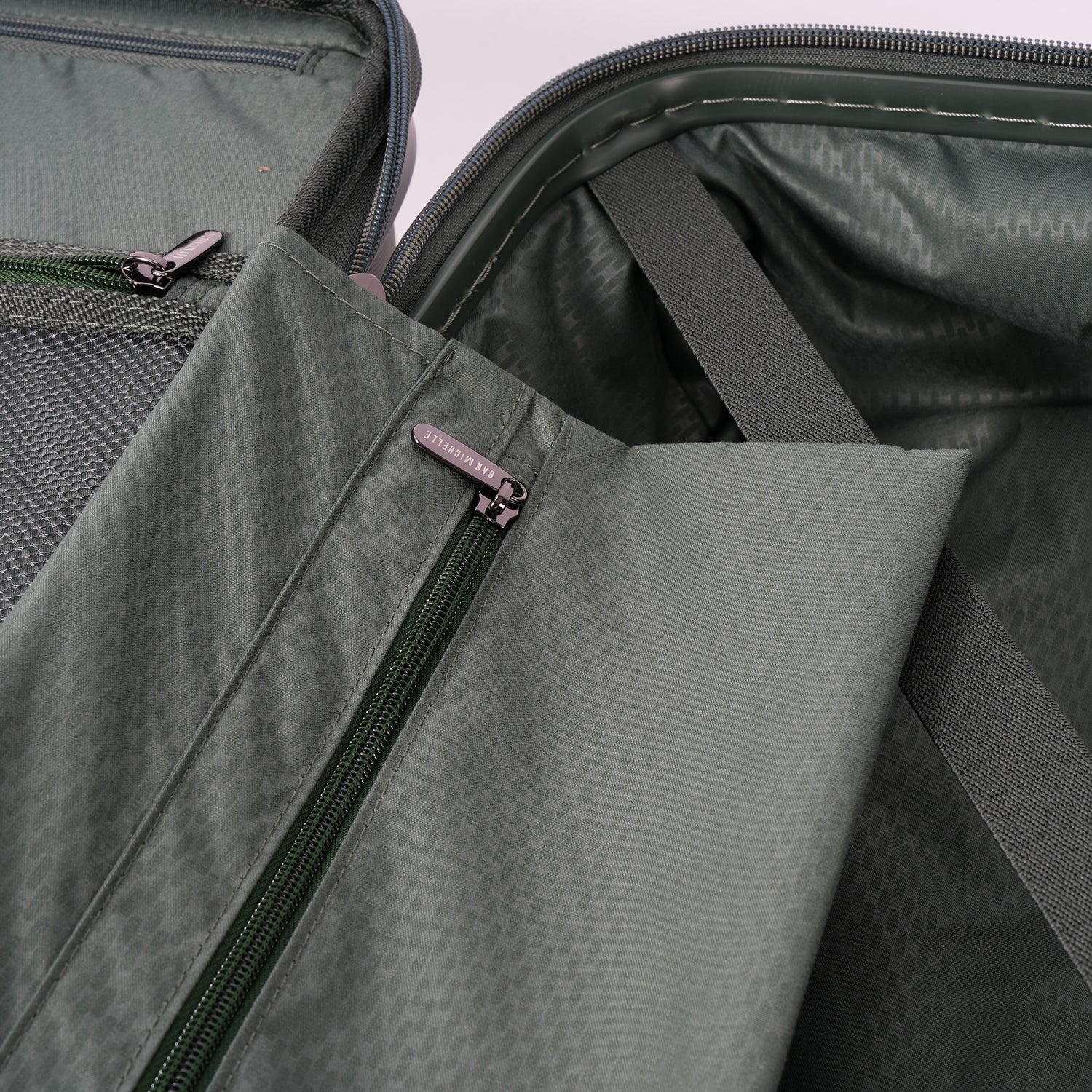 San Michelle AeroGlide 55cm Suitcase - Green